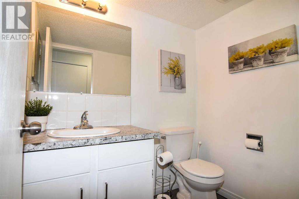 Single Family House for Sale in   Templemont Way NE Temple Calgary 