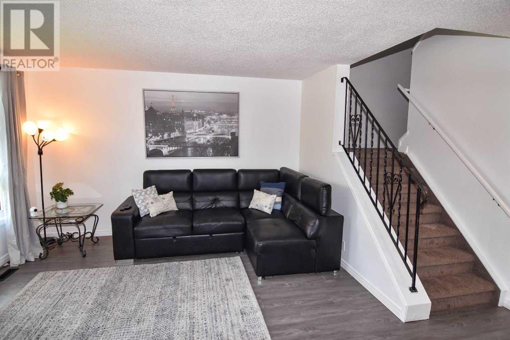 Single Family House for Sale in   Templemont Way NE Temple Calgary 