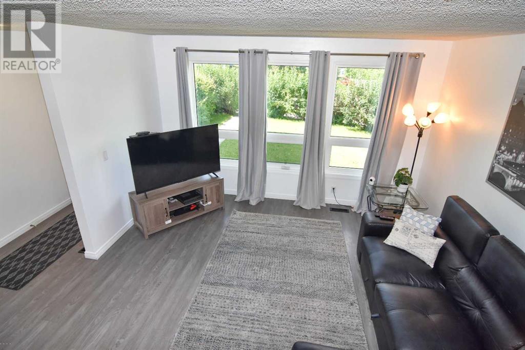 Single Family House for Sale in   Templemont Way NE Temple Calgary 