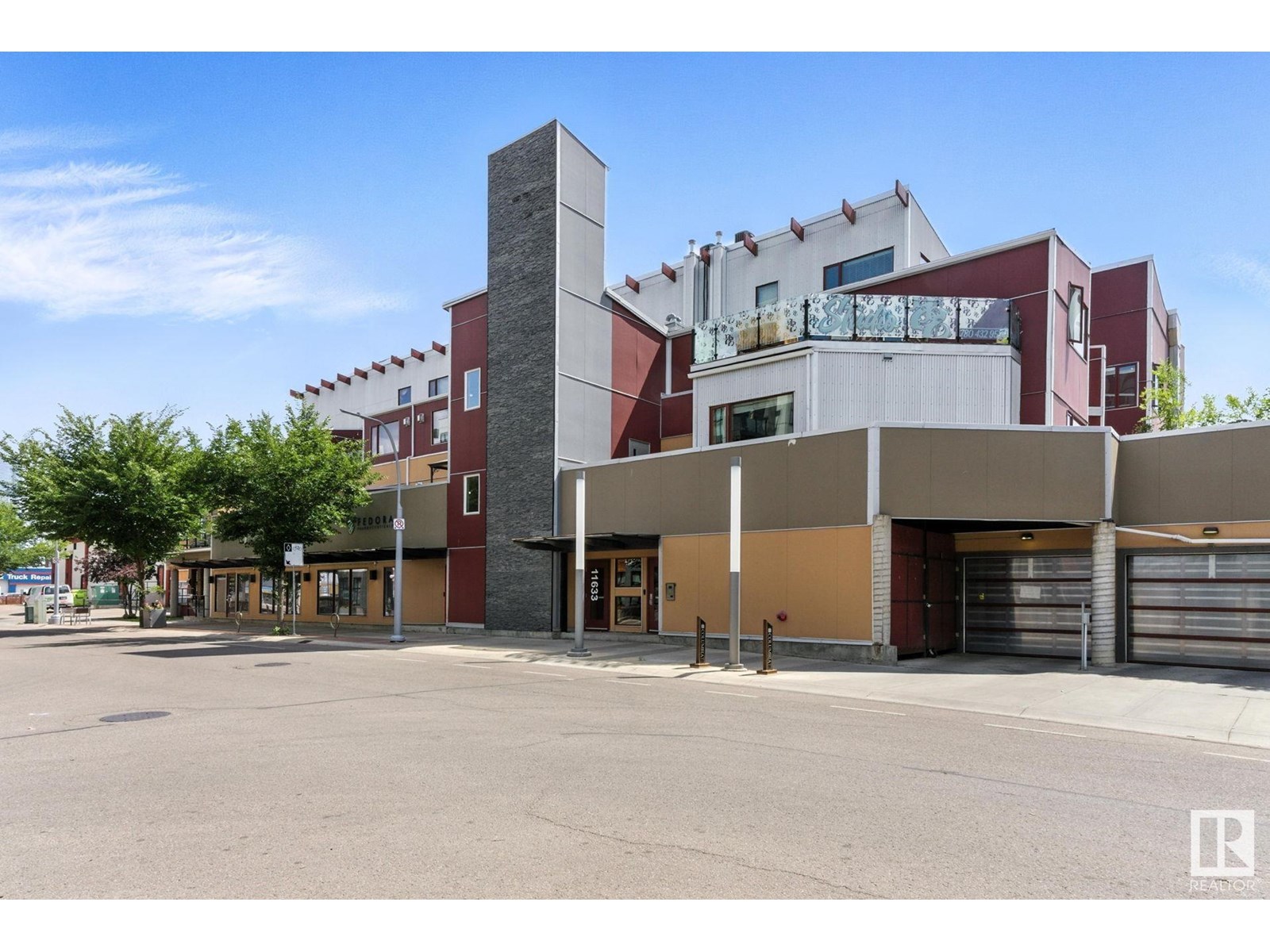 Photo 13 of 204 11633 105 Av Nw, Edmonton AB
