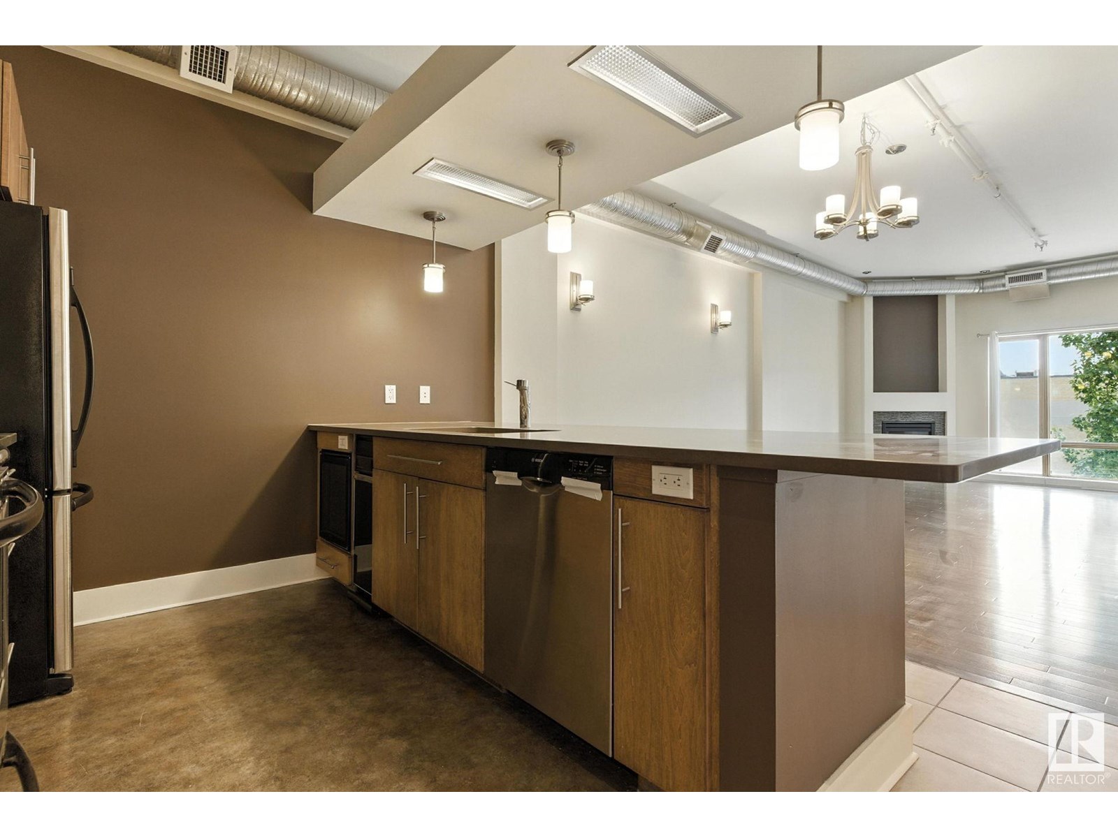 Photo 12 of 204 11633 105 Av Nw, Edmonton AB