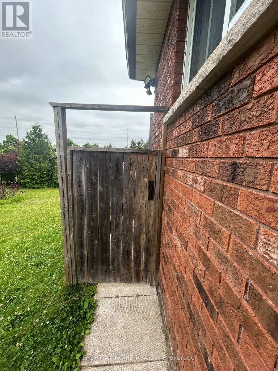Multi-family House Bungalow for Sale 