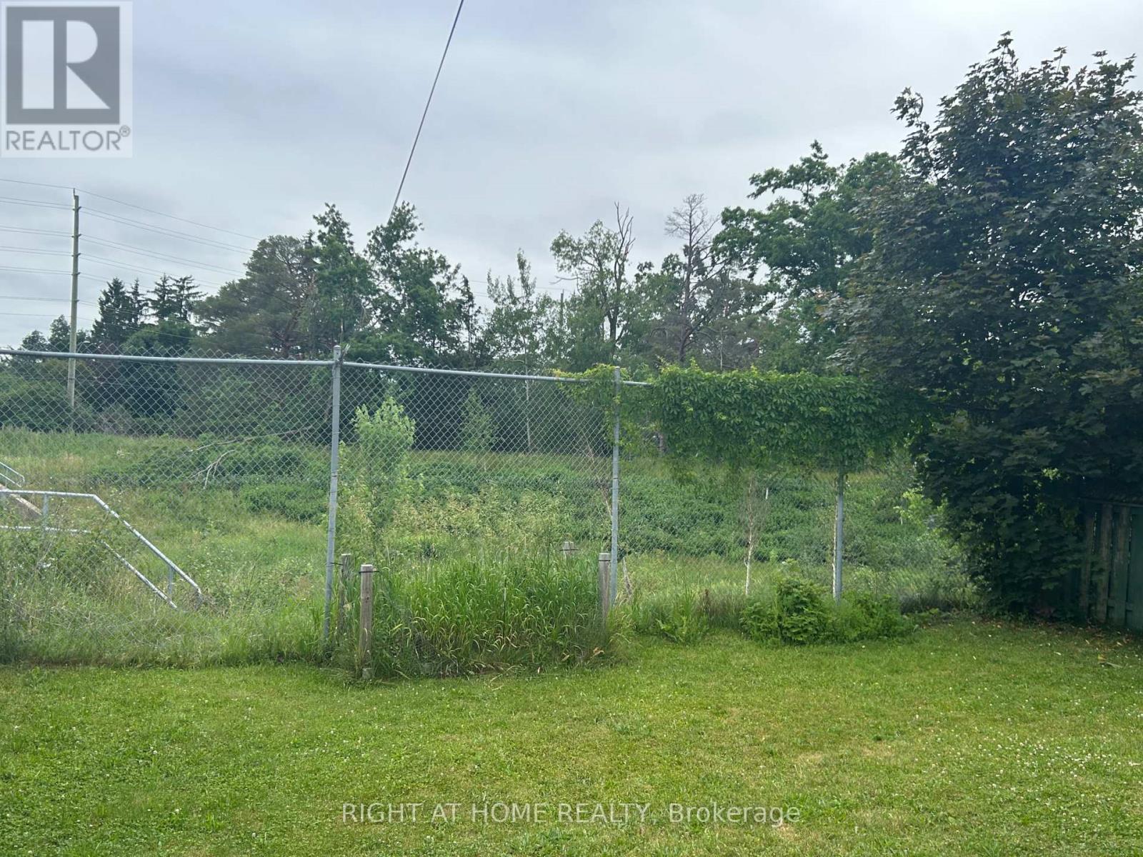 Multi-family House Bungalow for Sale 