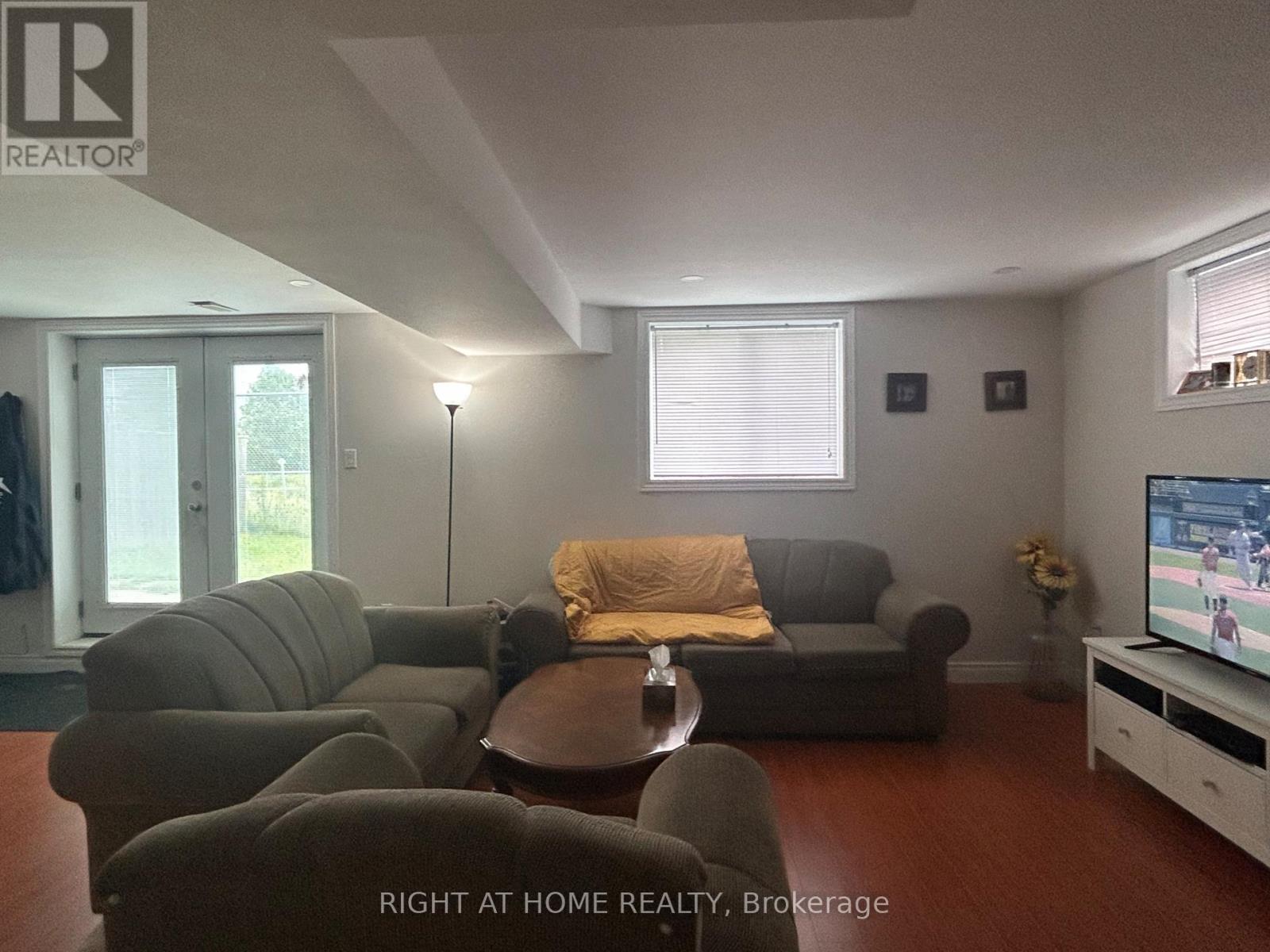Multi-family House Bungalow for Sale 