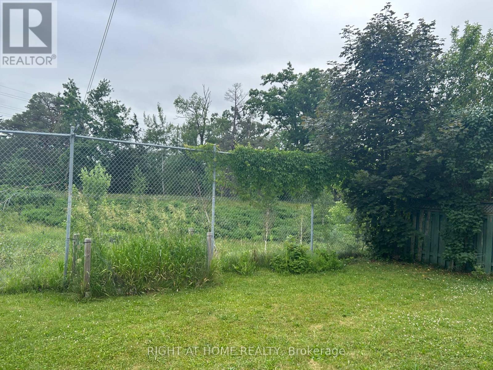 Multi-family House Bungalow for Sale 