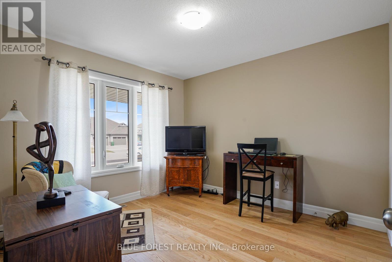 Photo 15 of 10 Auburn Drive, St Thomas ON