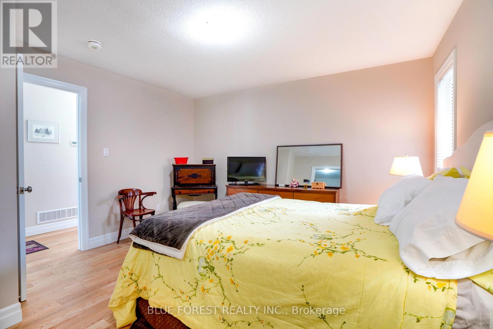 Photo 9 of 10 Auburn Drive, St Thomas ON