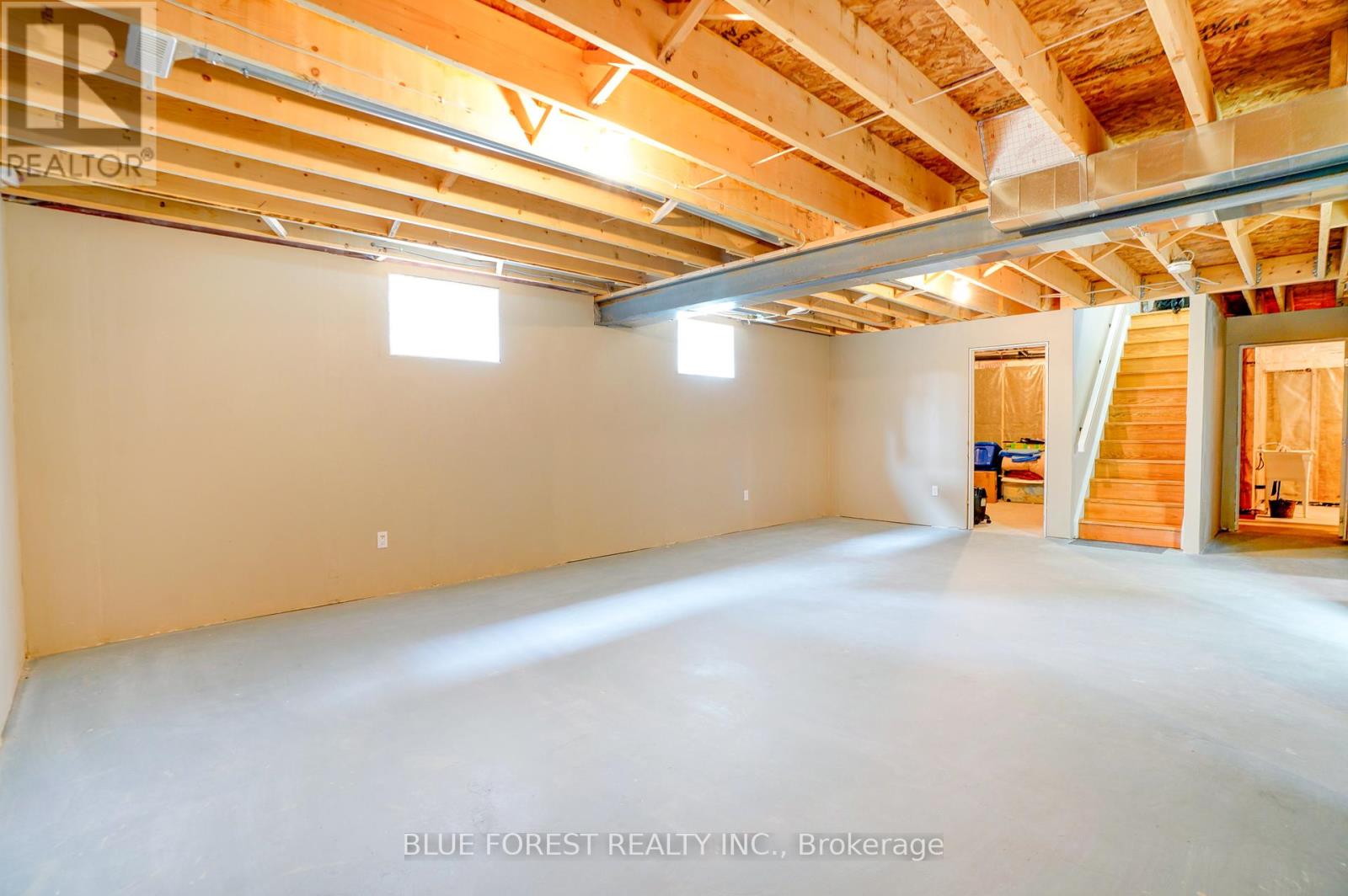 Photo 10 of 10 Auburn Drive, St Thomas ON