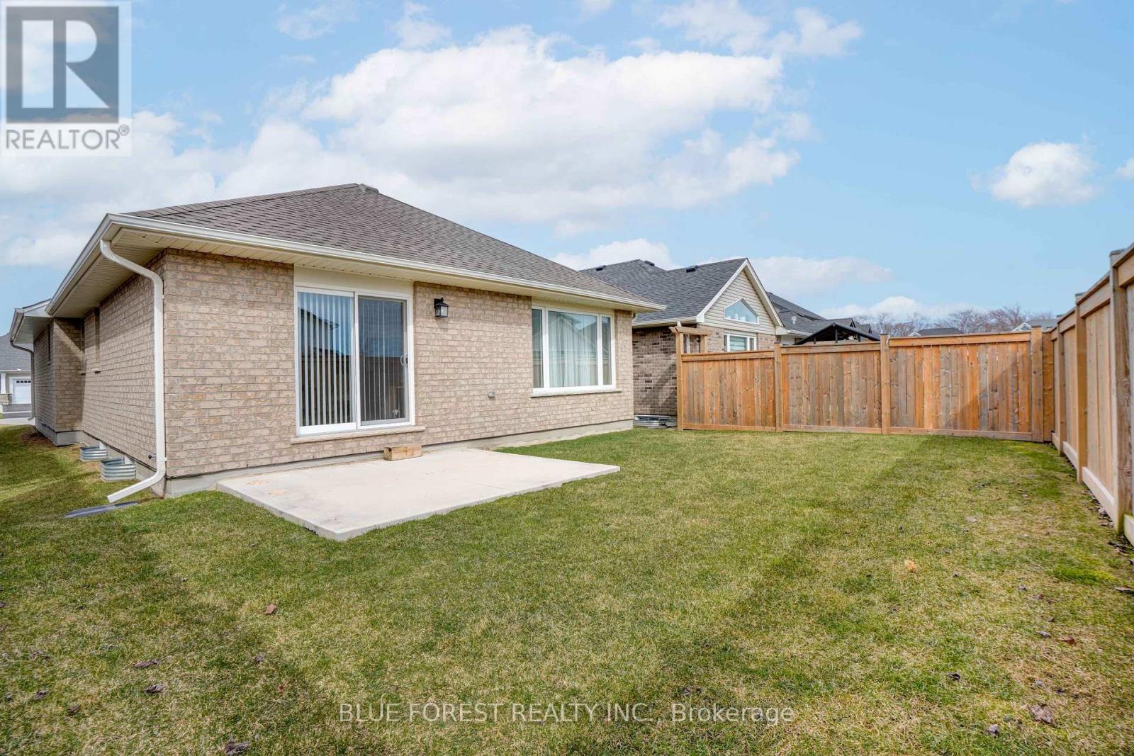 Photo 4 of 10 Auburn Drive, St Thomas ON