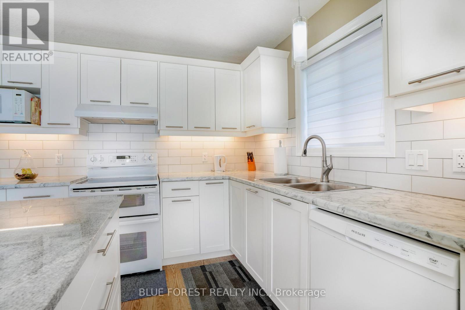 Photo 23 of 10 Auburn Drive, St Thomas ON