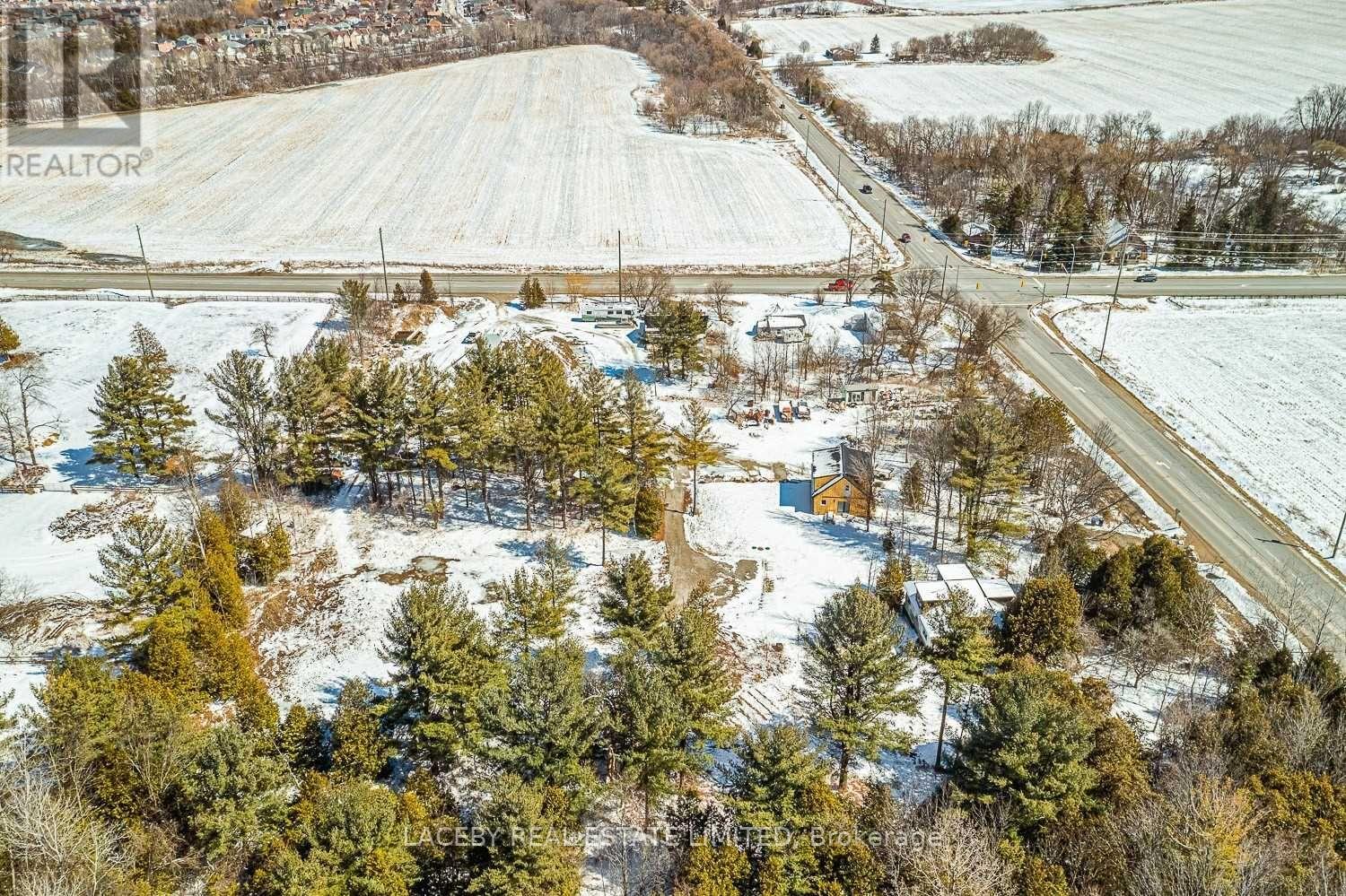 Photo 2 of 1544 7th Line, Innisfil ON