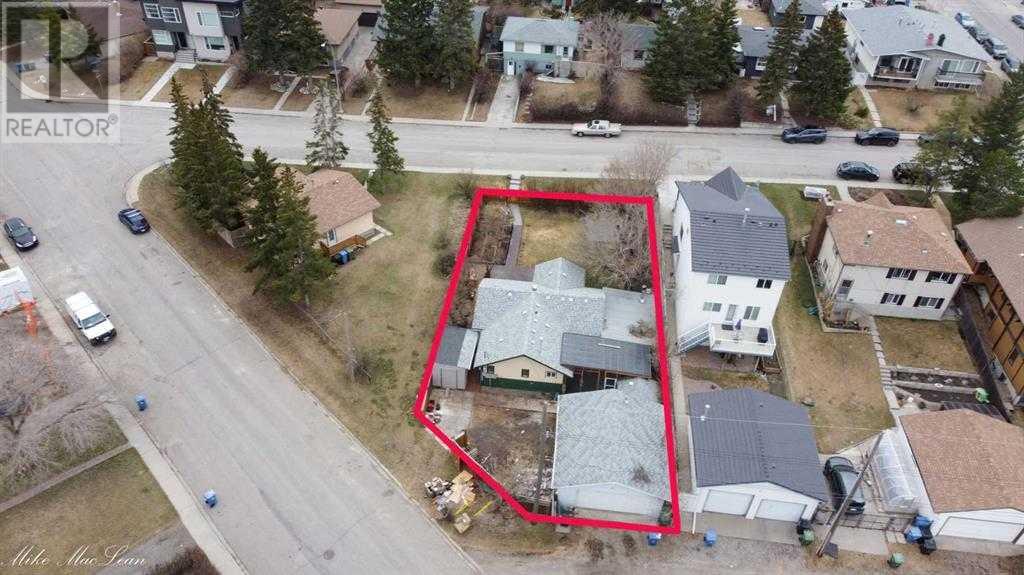 7724 47 Avenue NW, Calgary, Alberta