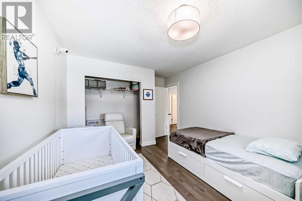 Single Family House for Sale in    Avenue SW Lakeview Calgary 