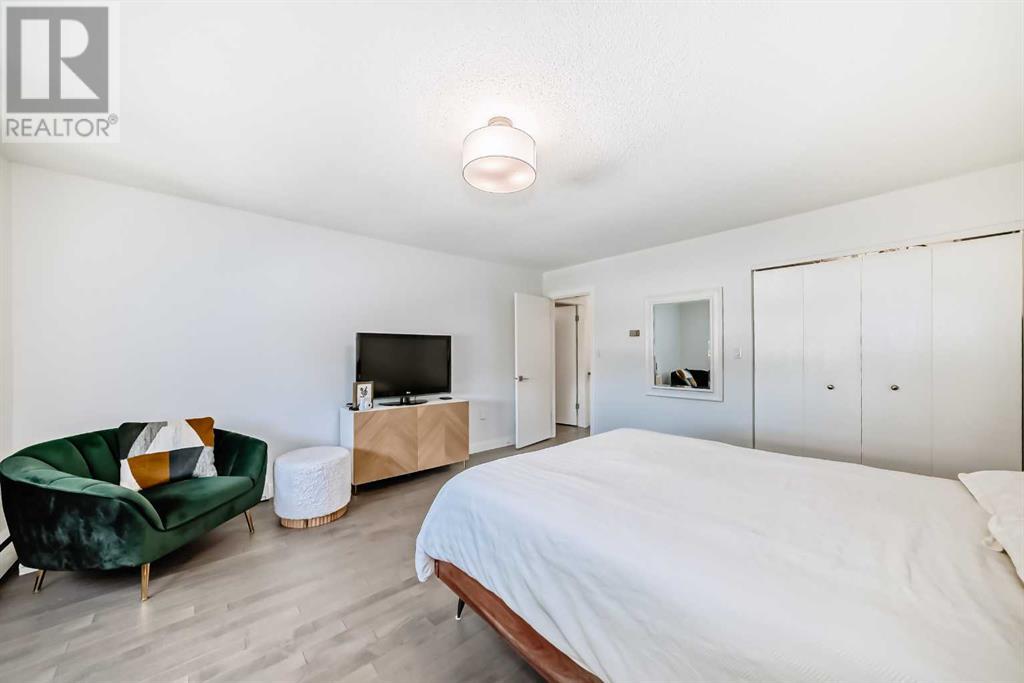 Single Family House for Sale in    Avenue SW Lakeview Calgary 