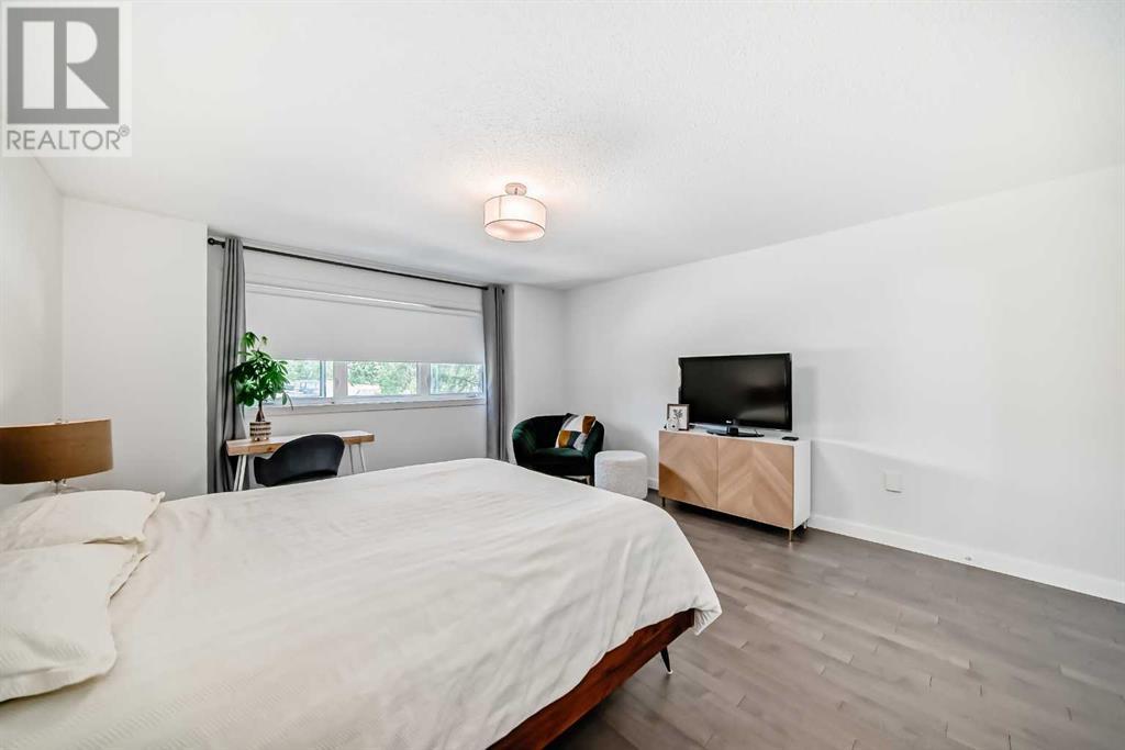 Single Family House for Sale in    Avenue SW Lakeview Calgary 
