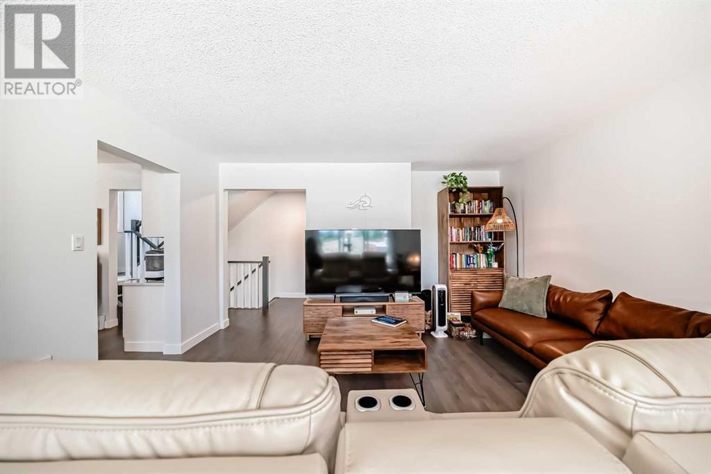 Single Family House for Sale in    Avenue SW Lakeview Calgary 