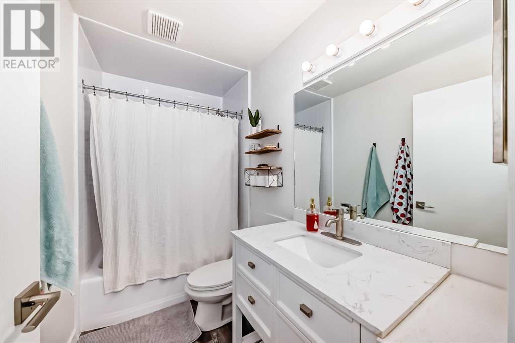 Single Family House for Sale in    Avenue SW Lakeview Calgary 