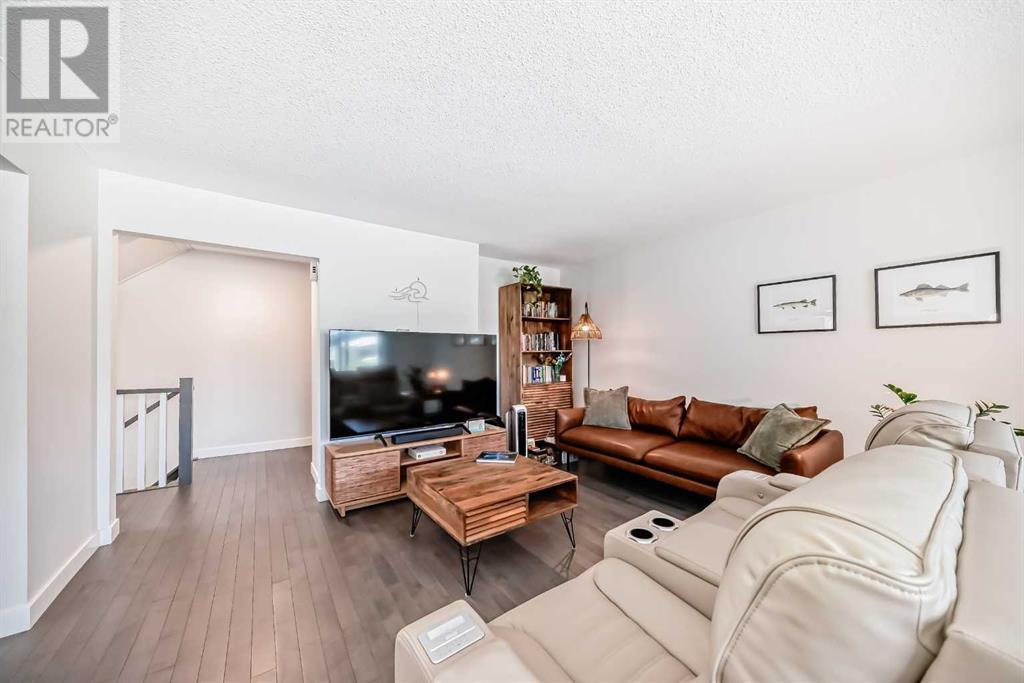 Single Family House for Sale in    Avenue SW Lakeview Calgary 