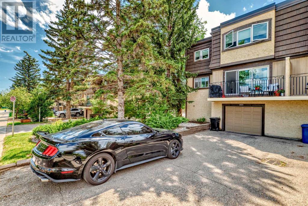 Single Family House for Sale in    Avenue SW Lakeview Calgary 