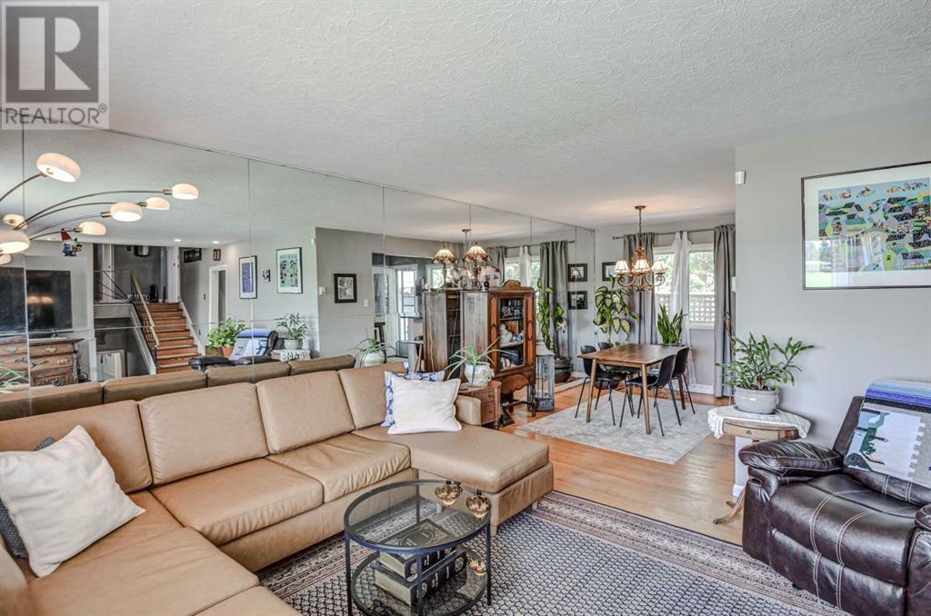 Single Family House 4 Level for Sale in   Avenue SW Westgate Calgary 