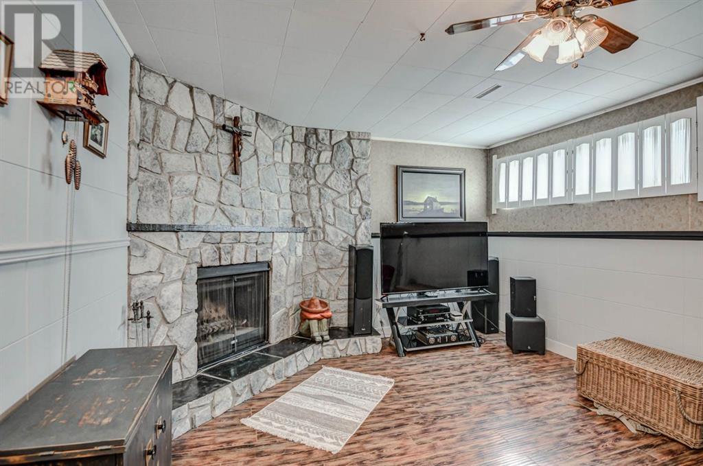 Single Family House 4 Level for Sale in   Avenue SW Westgate Calgary 