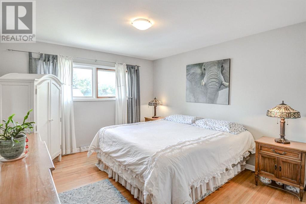 Single Family House 4 Level for Sale in   Avenue SW Westgate Calgary 