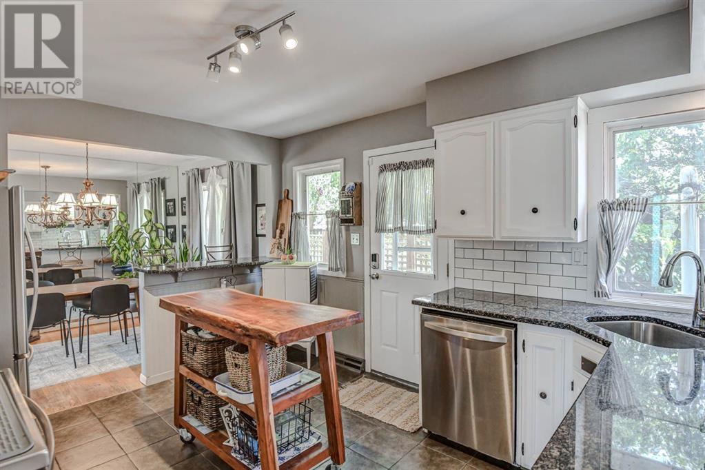 Single Family House 4 Level for Sale in   Avenue SW Westgate Calgary 