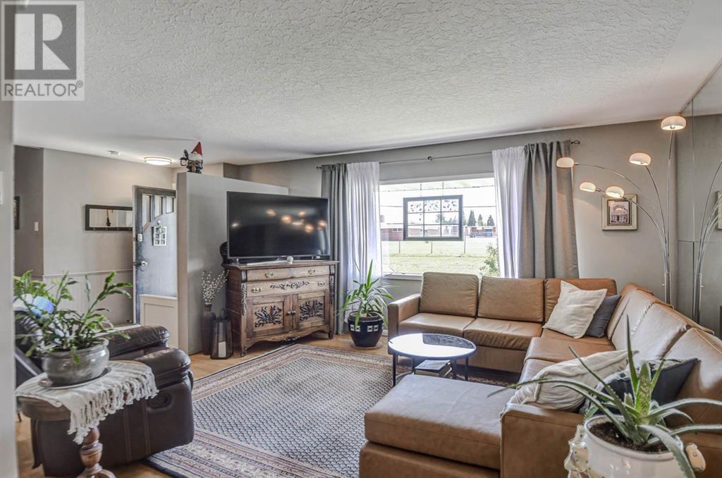 Single Family House 4 Level for Sale in   Avenue SW Westgate Calgary 