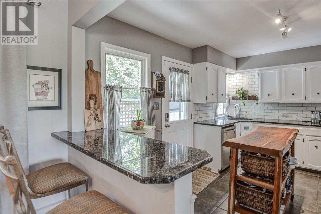 Single Family House 4 Level for Sale in   Avenue SW Westgate Calgary 