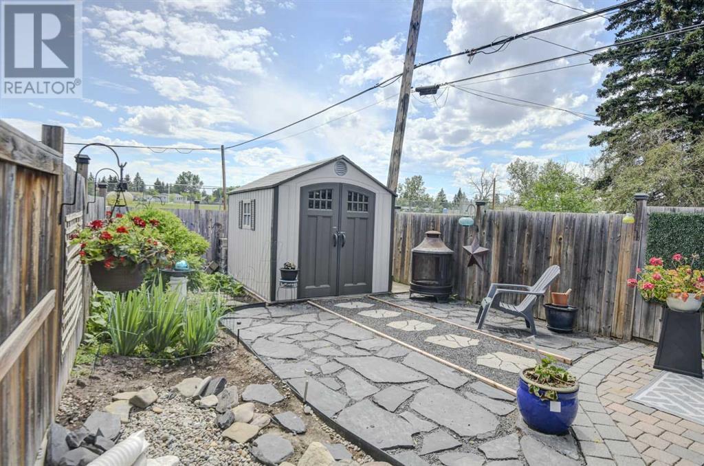 Single Family House 4 Level for Sale in   Avenue SW Westgate Calgary 