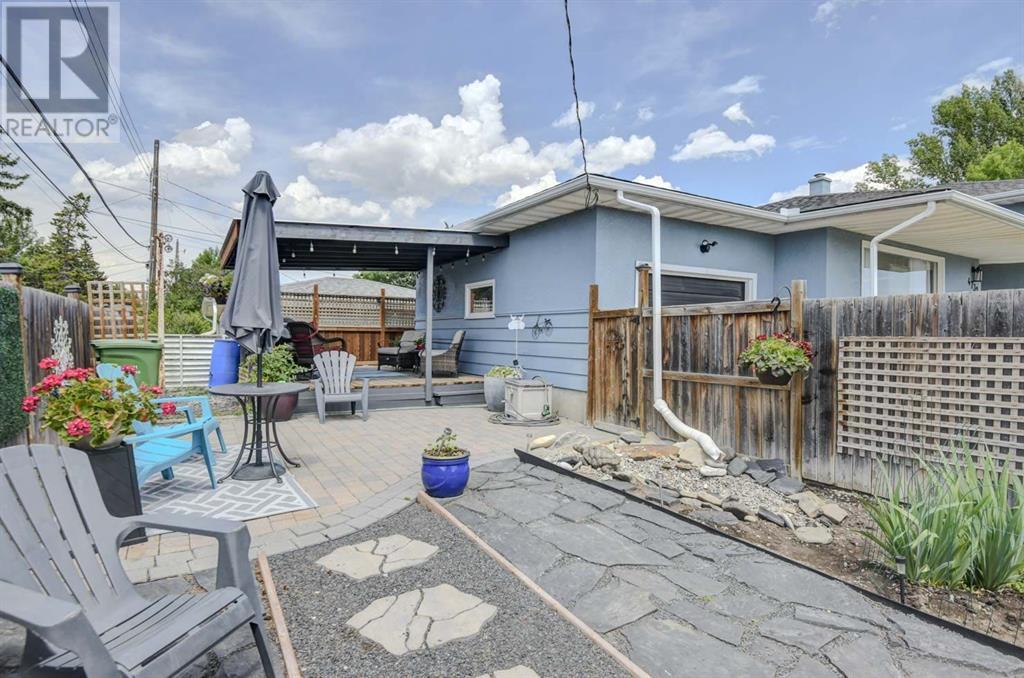 Single Family House 4 Level for Sale in   Avenue SW Westgate Calgary 