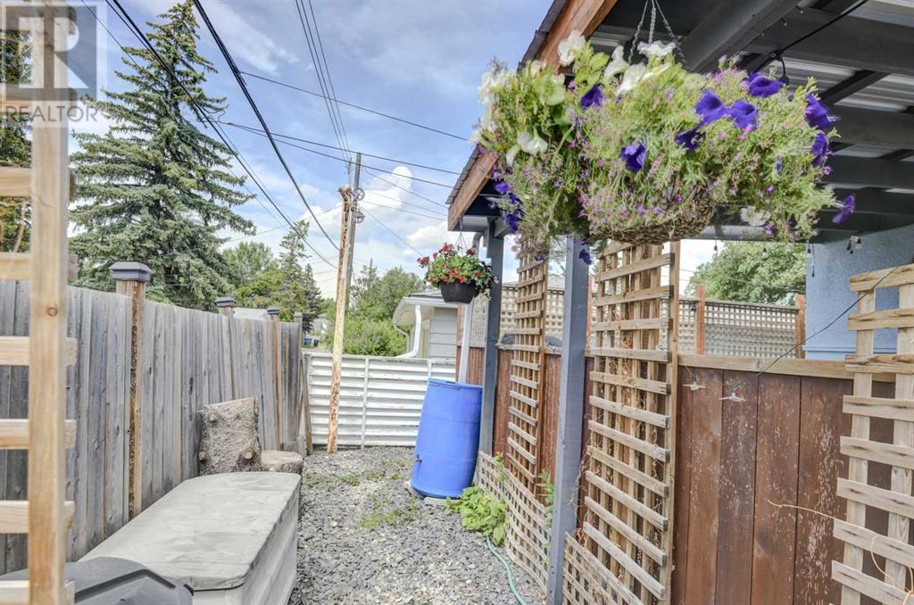 Single Family House 4 Level for Sale in   Avenue SW Westgate Calgary 