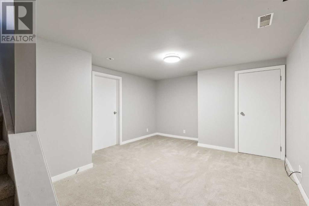 Single Family House for Sale in   Avenue NE Winston Heights/Mountview Calgary 