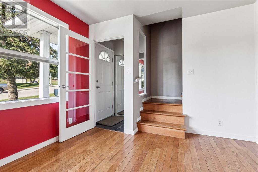 Single Family House for Sale in   Avenue NE Winston Heights/Mountview Calgary 