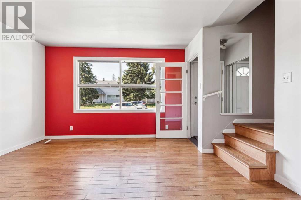Single Family House for Sale in   Avenue NE Winston Heights/Mountview Calgary 