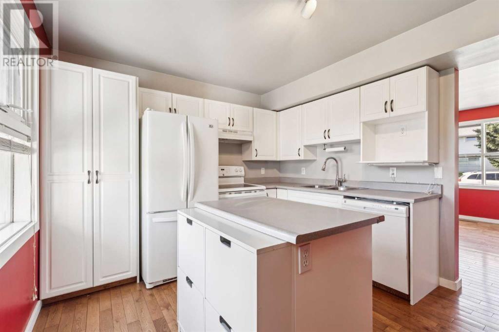Single Family House for Sale in   Avenue NE Winston Heights/Mountview Calgary 