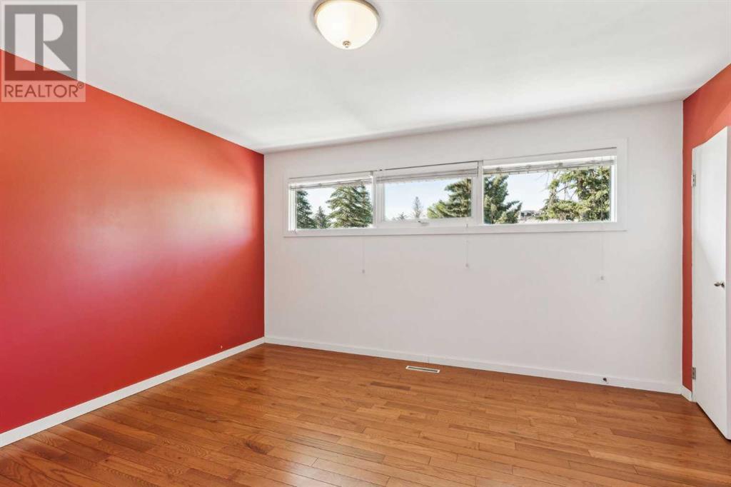 Single Family House for Sale in   Avenue NE Winston Heights/Mountview Calgary 