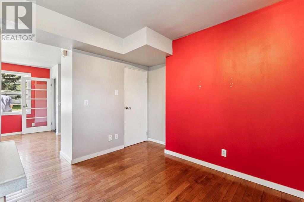 Single Family House for Sale in   Avenue NE Winston Heights/Mountview Calgary 