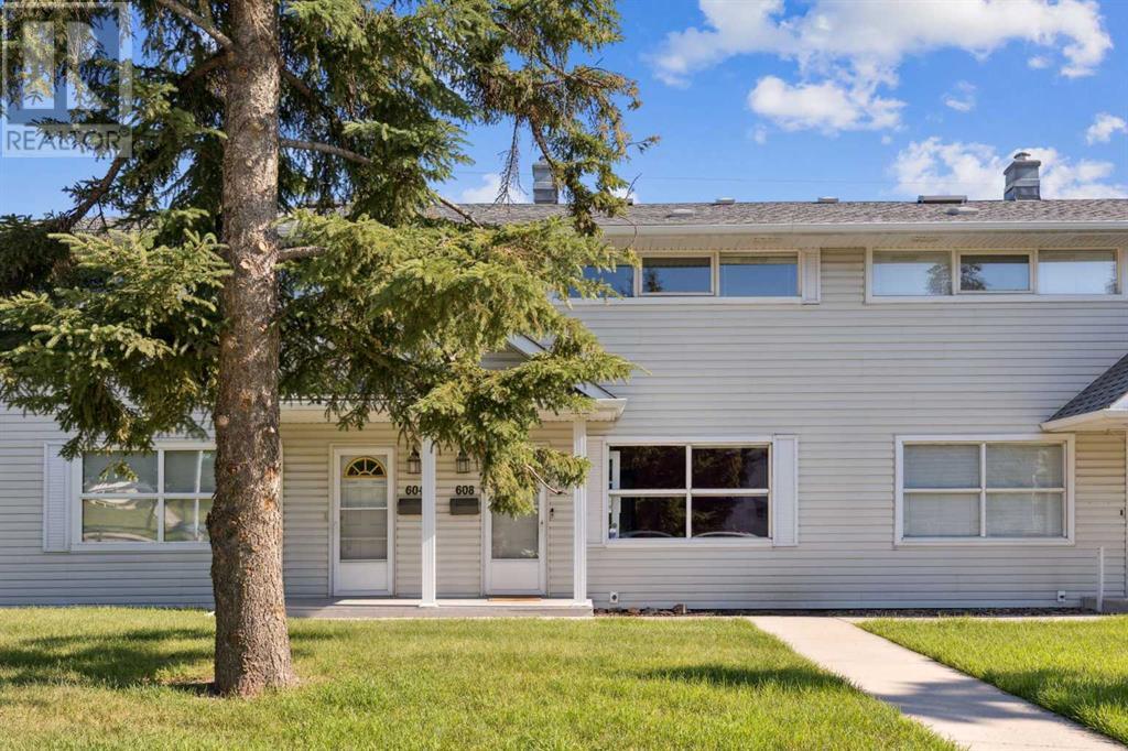 Single Family House for Sale in   Avenue NE Winston Heights/Mountview Calgary 