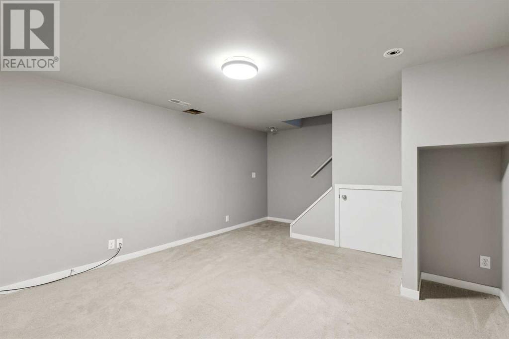 Single Family House for Sale in   Avenue NE Winston Heights/Mountview Calgary 