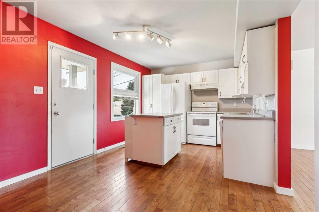 Single Family House for Sale in   Avenue NE Winston Heights/Mountview Calgary 