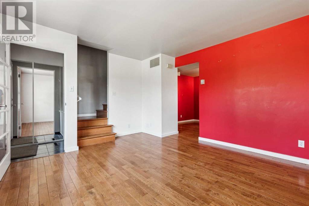 Single Family House for Sale in   Avenue NE Winston Heights/Mountview Calgary 