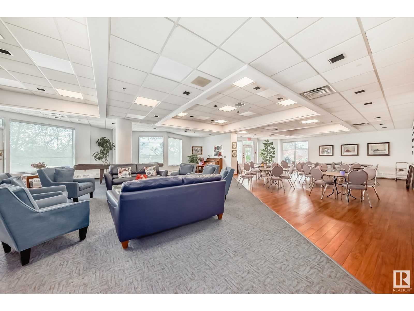 Photo 18 of 1401 12319 Jasper Av Nw, Edmonton AB
