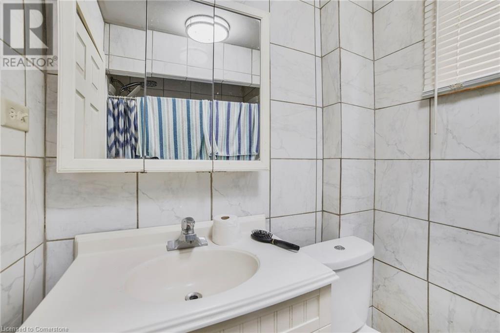 Photo 16 of 127 Province Street N, Hamilton ON