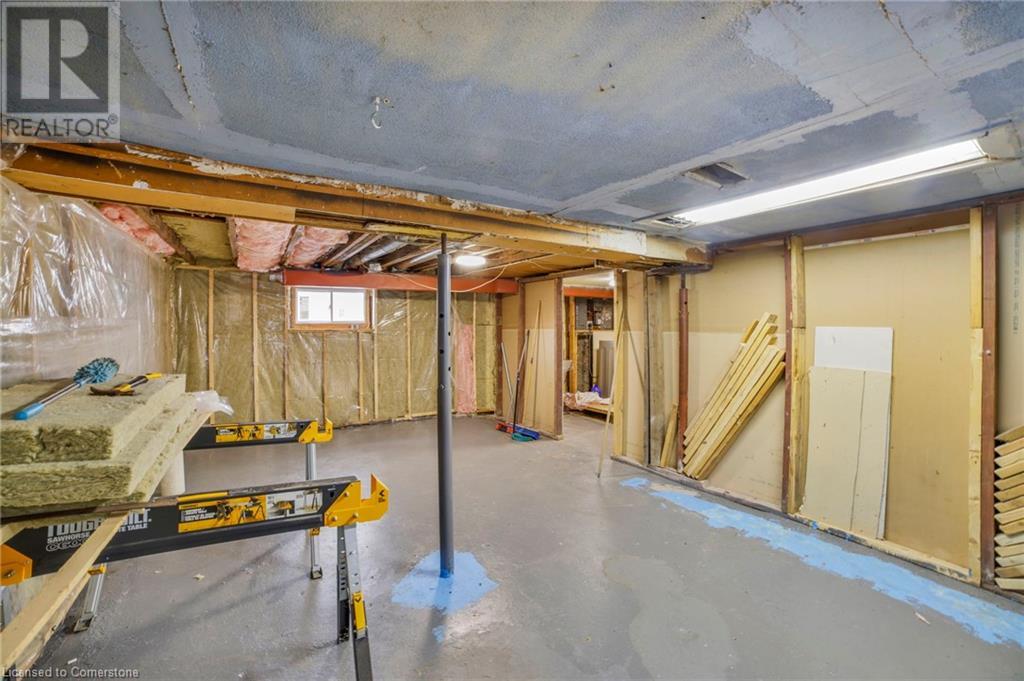 Photo 15 of 127 Province Street N, Hamilton ON