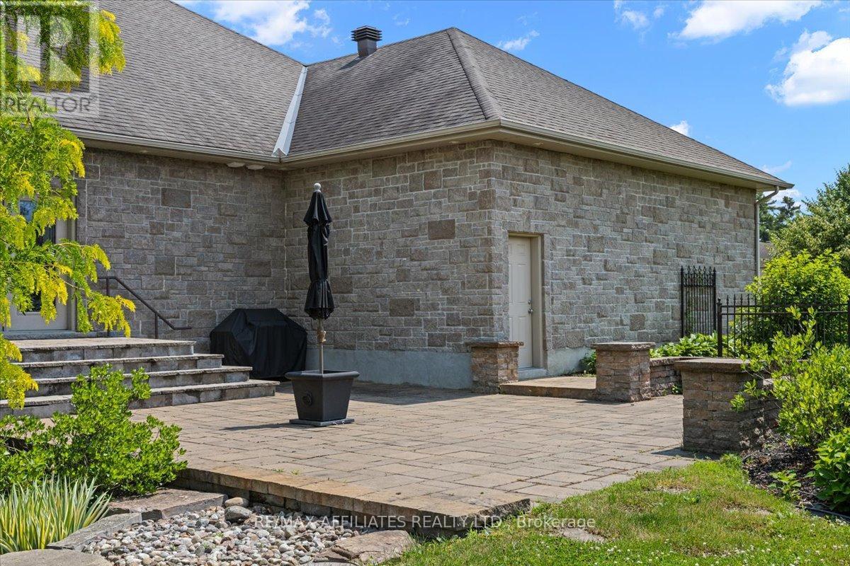 Photo 9 of 1530 Creagan Court, Ottawa ON