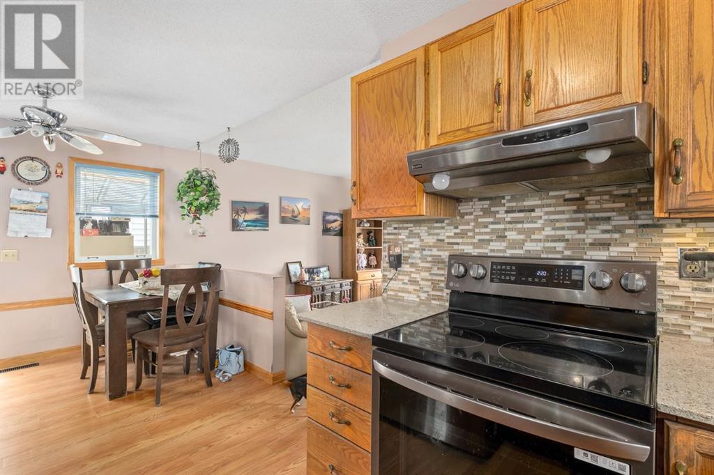 Single Family House Bi-level for Sale in  Erin Woods Drive SE Erin Woods Calgary 