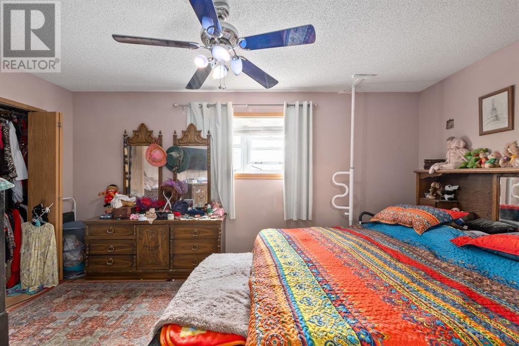 Single Family House Bi-level for Sale in  Erin Woods Drive SE Erin Woods Calgary 