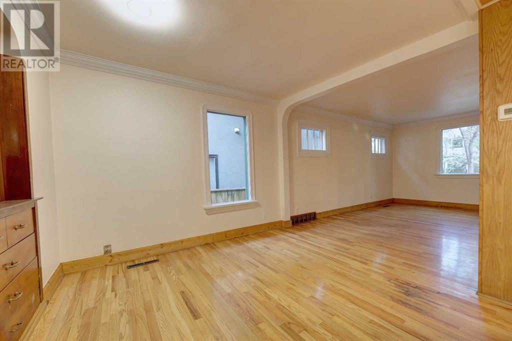 Single Family House for Sale in   Avenue NW Tuxedo Park Calgary 