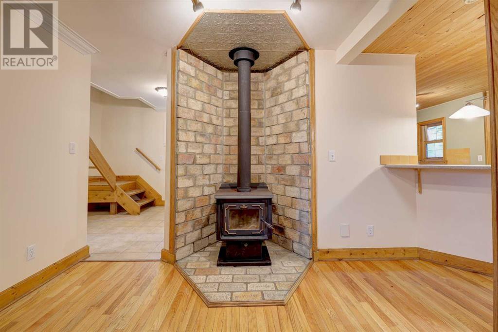 Single Family House for Sale in   Avenue NW Tuxedo Park Calgary 